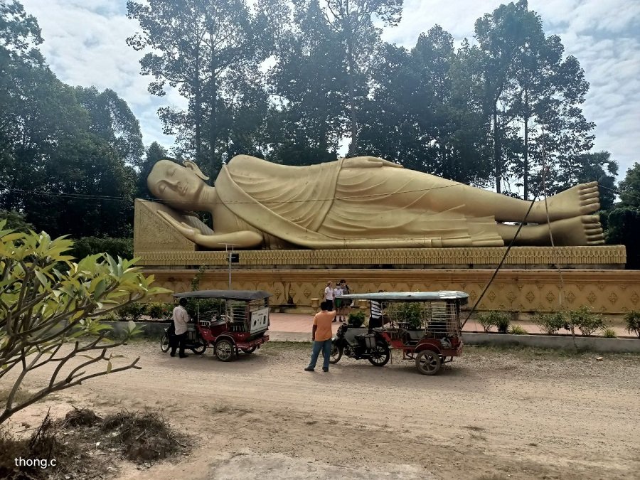 Phnom Penh Silk Island Cycling Tour: Ultimate Mekong River Half-Day Bike Adventure